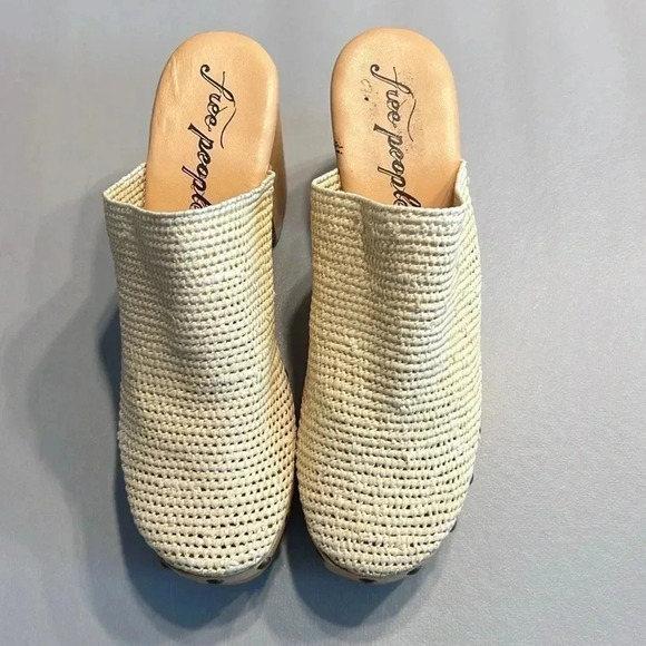 Free People Claudia Crochet Clogs in cream color size 41 or 11 - Picture 3 of 7